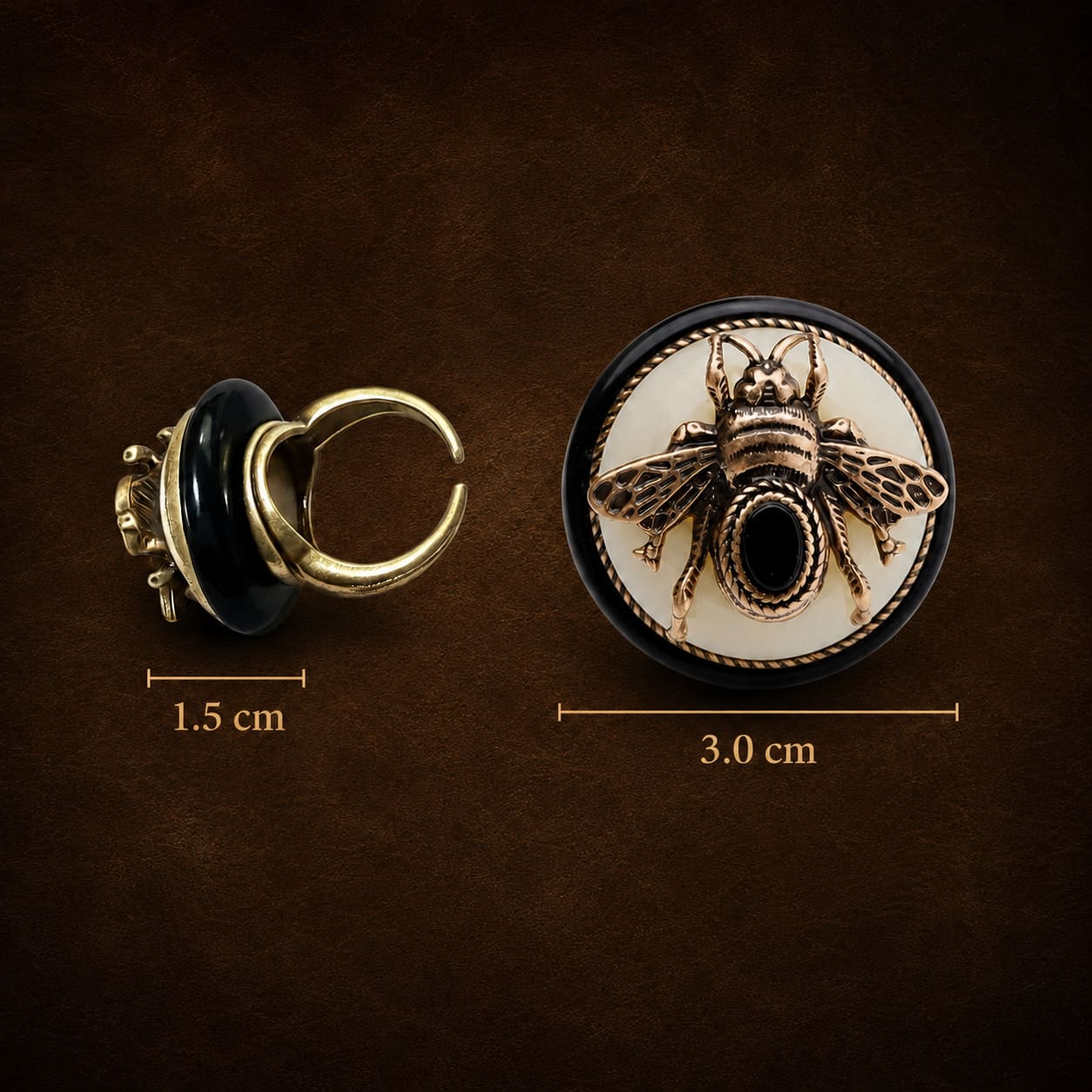Vintage-Inspired bee statement ring shown with a 3.0 cm ring face and 1.5 cm side height.