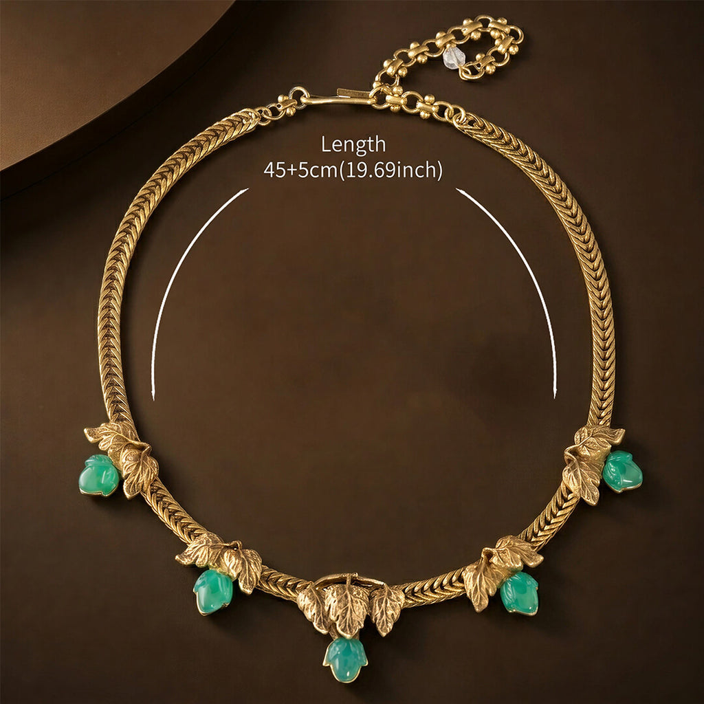 Dimensions and size chart for the vintage-inspired green stone gold collar necklace, length 45 plus 5 centimeters.